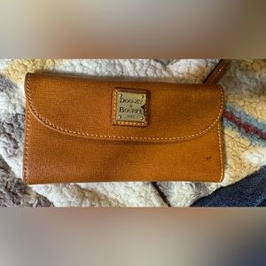 Dooney & Bourke wallet